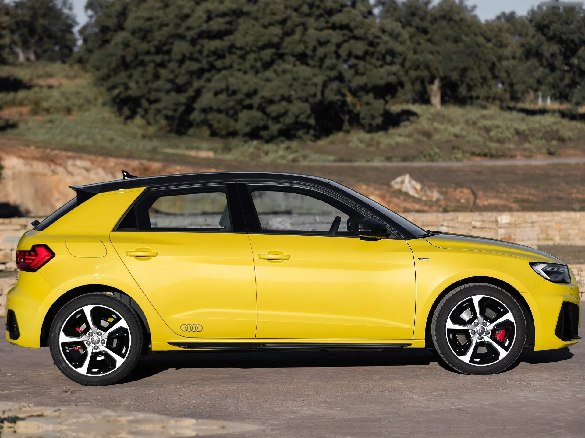Audi A1 Sportback (2019) – boční profil