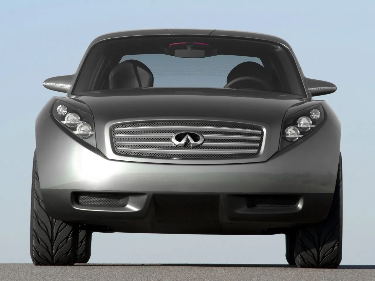 Infiniti Triant Concept (2003) – zepředu