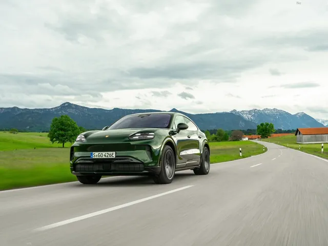 Porsche Cayenne S Coupe Electric (2027)