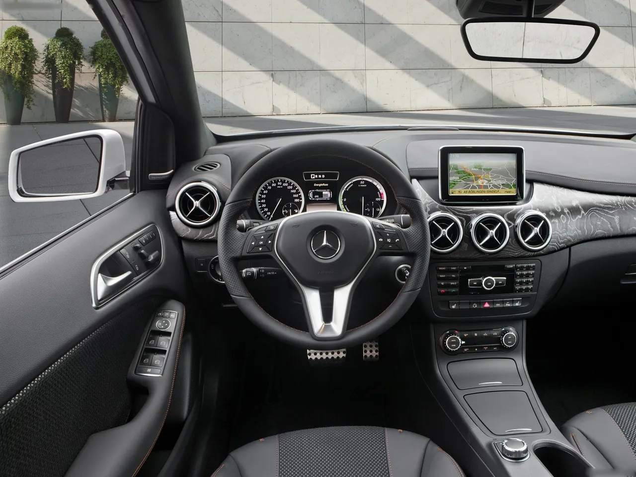 Mercedes-Benz B-Class E-CELL Plus Concept (2011) - Interior