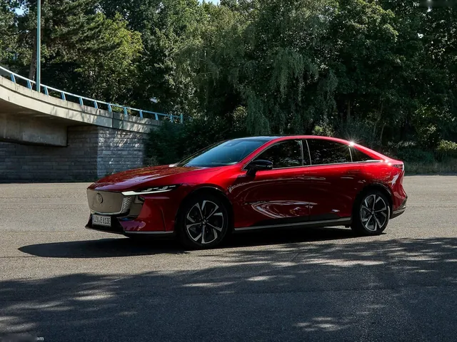 Mazda 6e (2026)