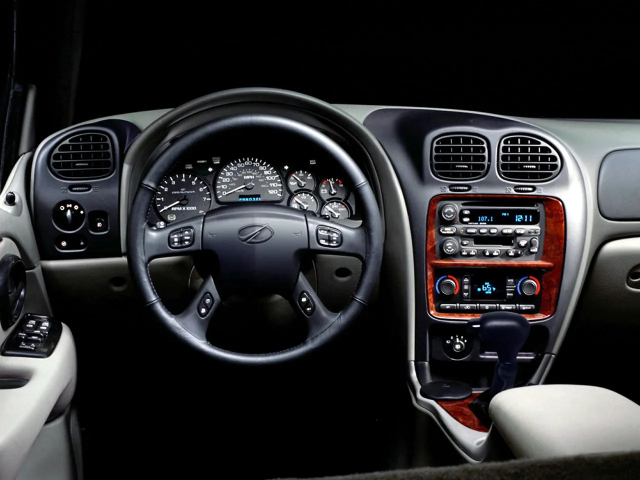 Oldsmobile Bravada (2002) – interiér