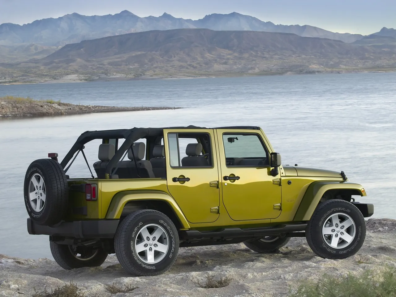 Jeep Wrangler Unlimited (2007) - Rear Three-Quarter