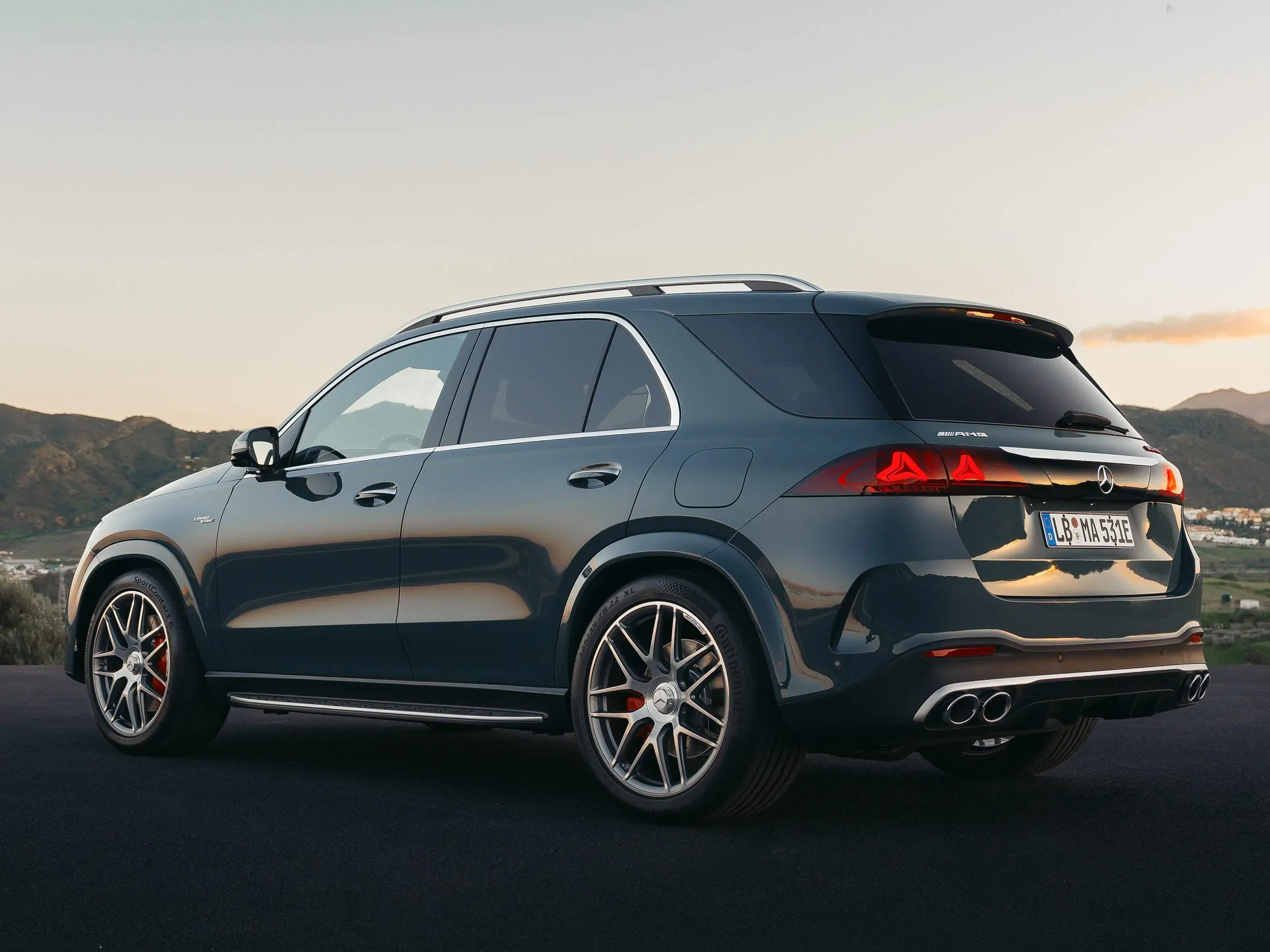 Mercedes-Benz GLE53 AMG Hybrid (2027) – zadní tříčtvrteční pohled