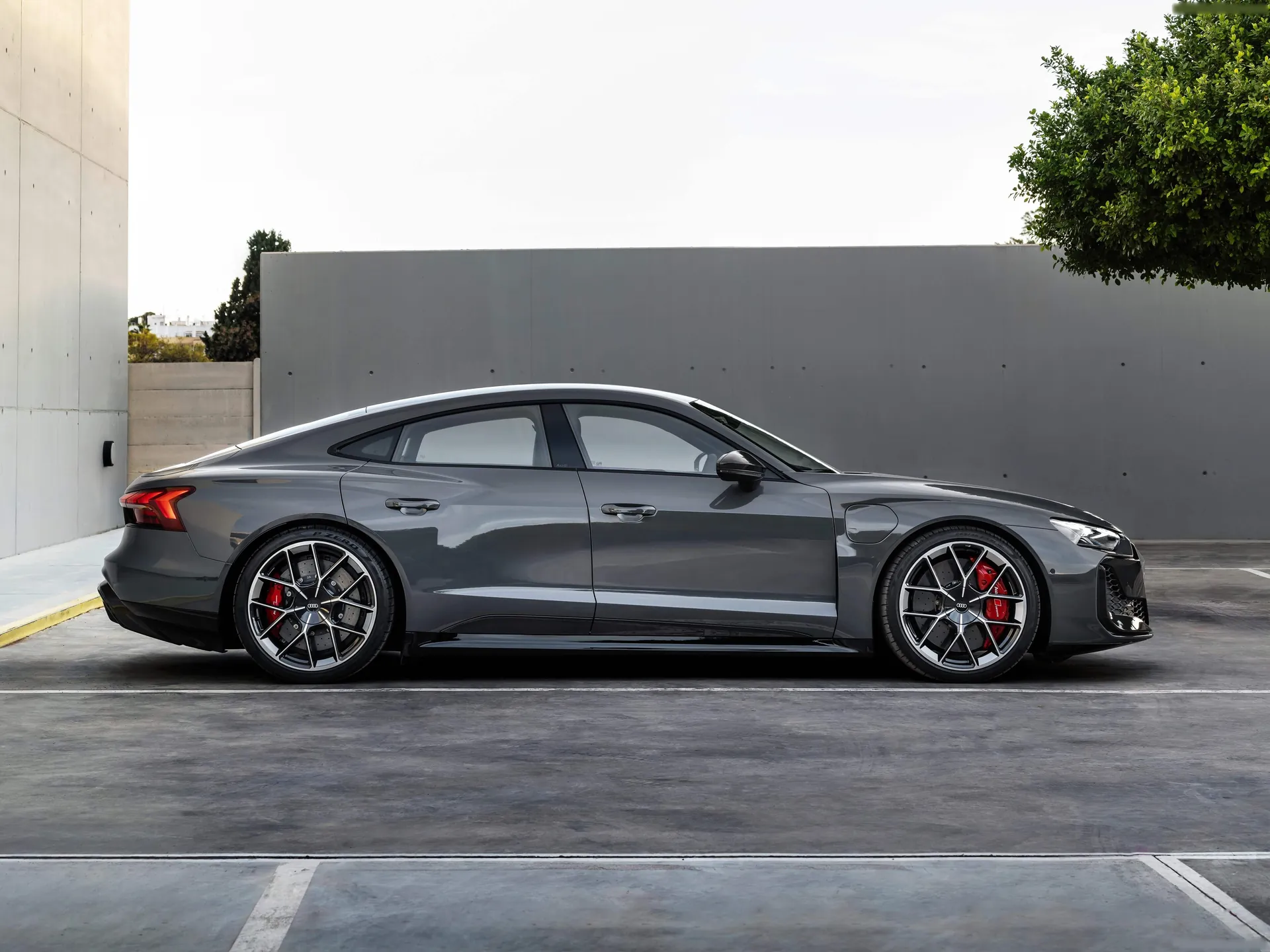 Audi RS e-tron GT (2025) – boční profil