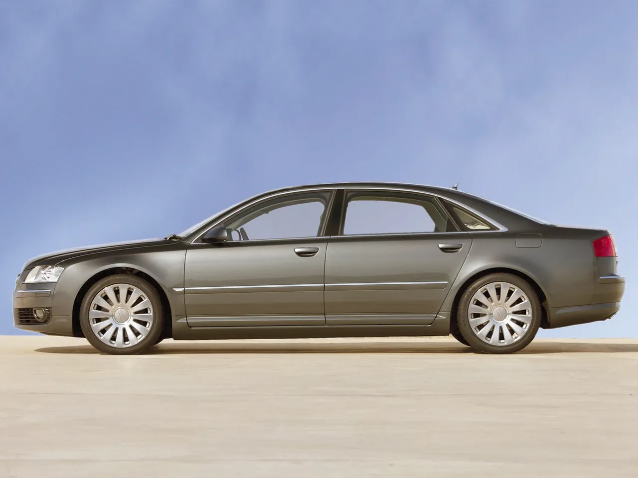 Audi A8L 4.2 TDI quattro (2005) – boční profil