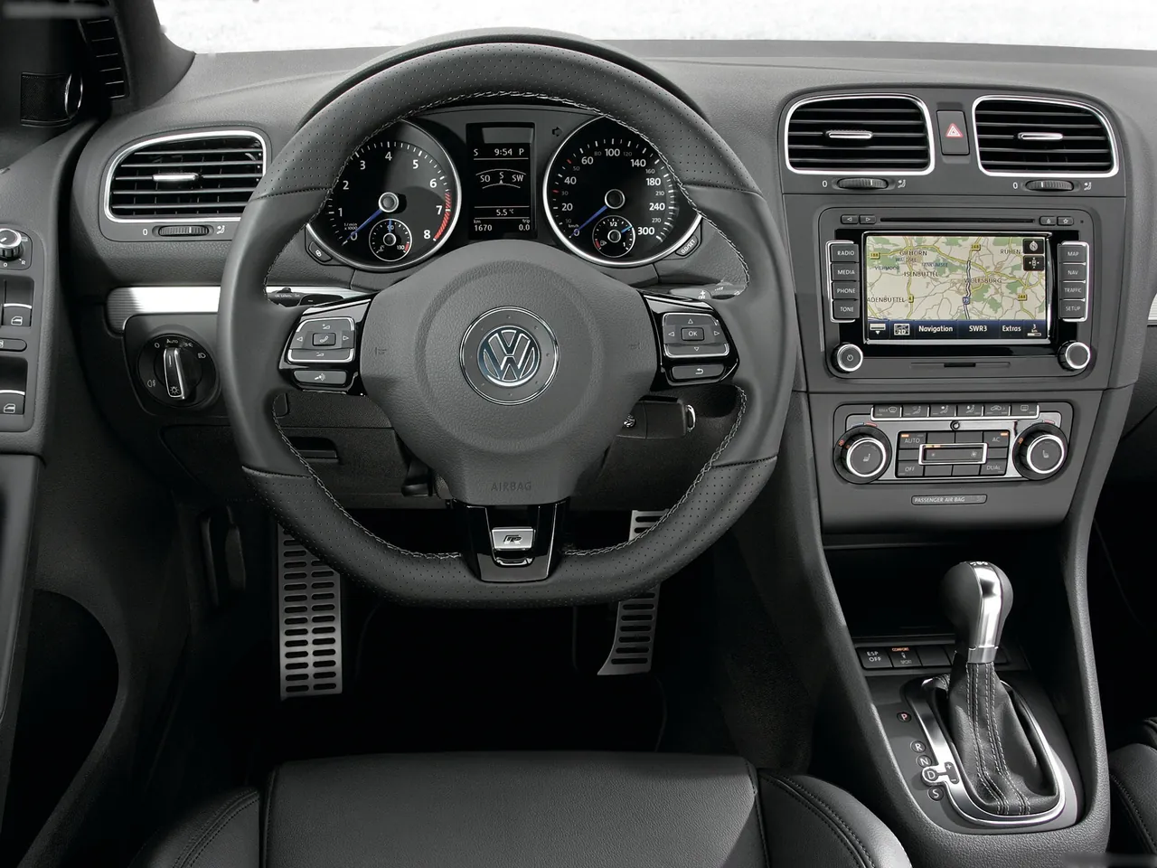 Volkswagen Golf R (2010) - Interior
