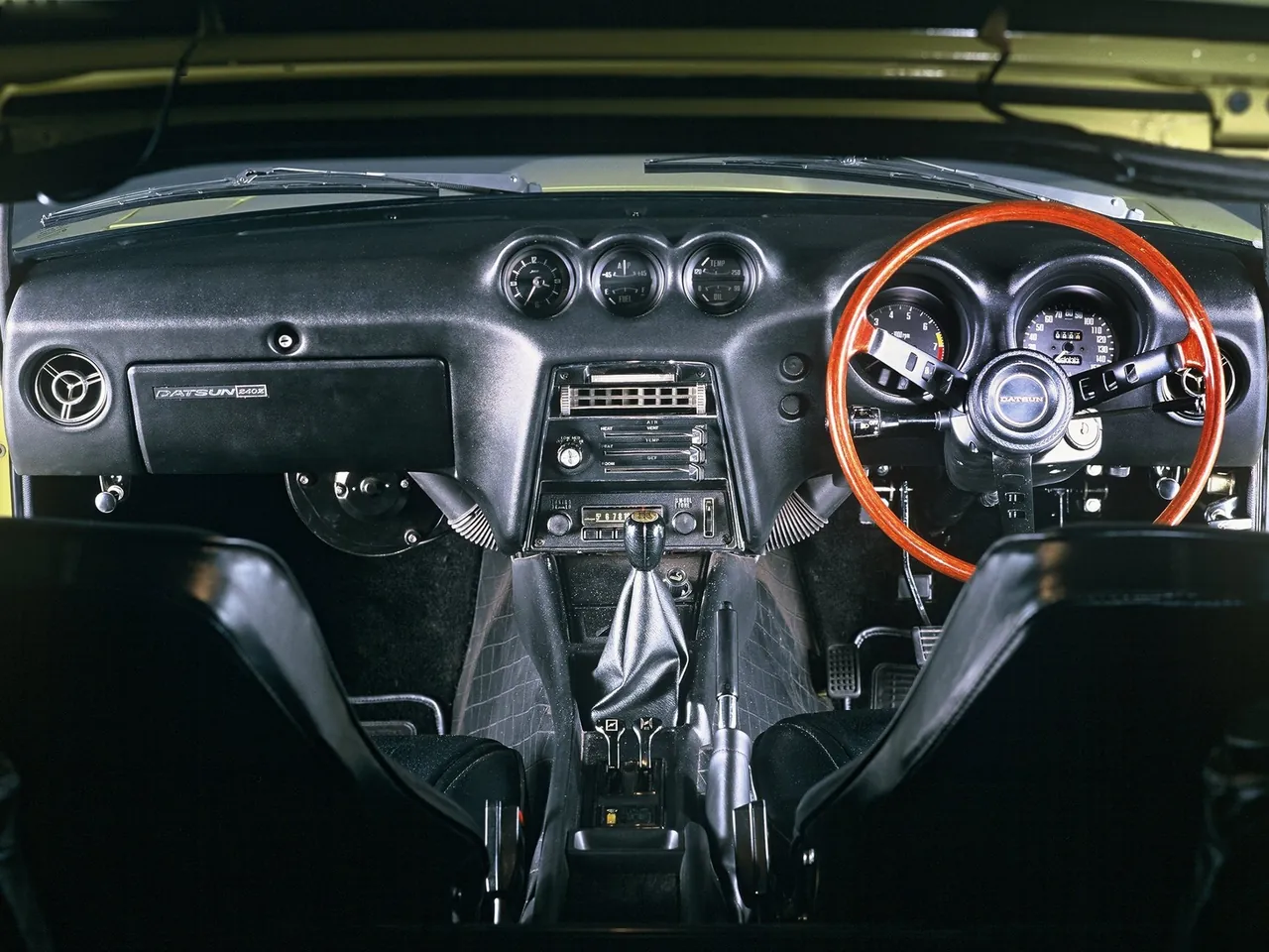 Nissan 240Z (1970) – interiér