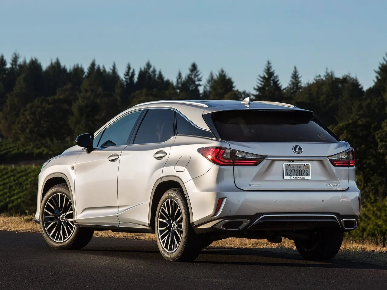 Lexus RX 350 F Sport (2016) - Rear Three-Quarter