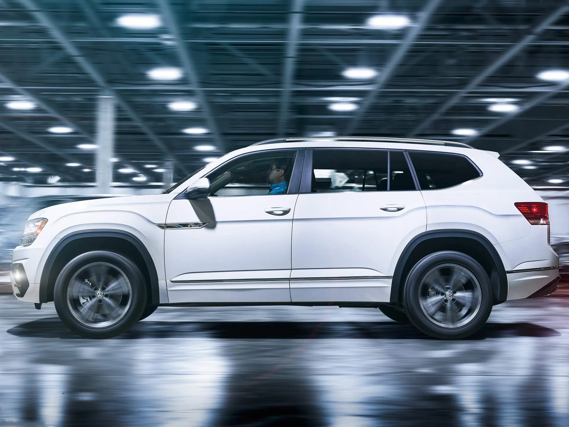 Volkswagen Atlas R-Line (2018) – boční profil