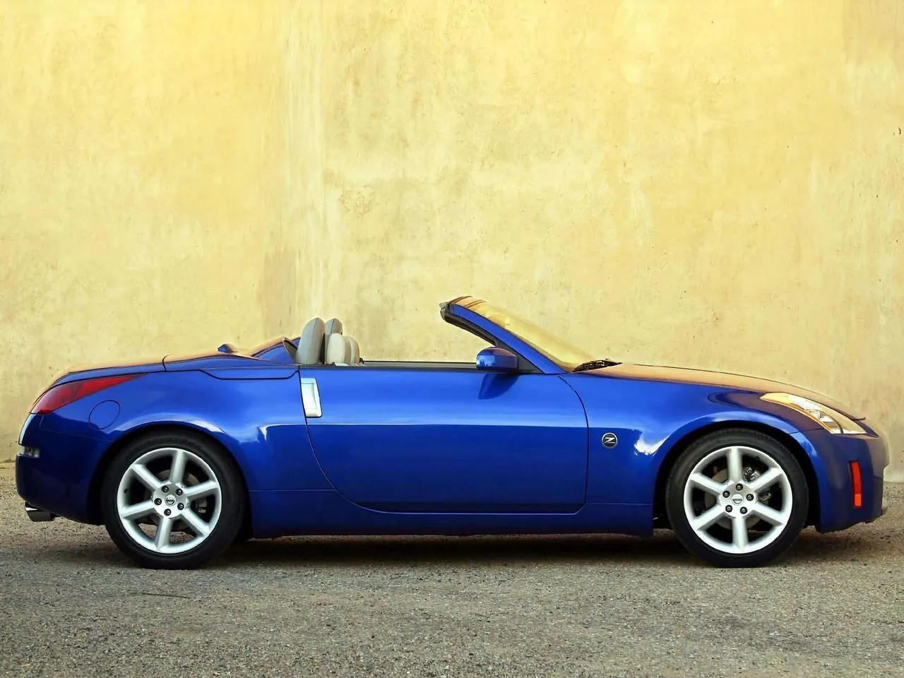 Nissan 350Z Roadster (2004) – boční profil