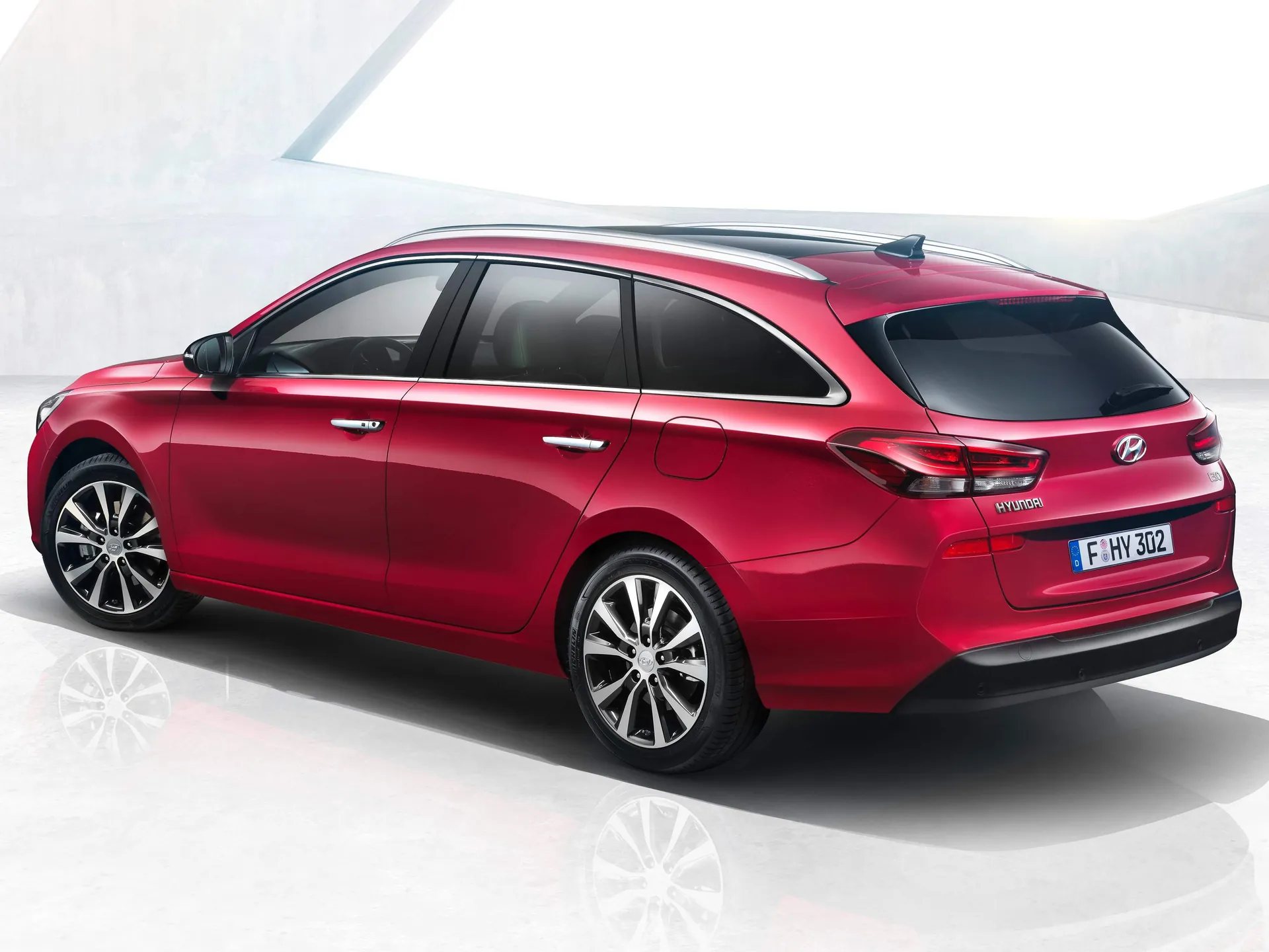 Hyundai i30 Tourer (2018) – zadní tříčtvrteční pohled
