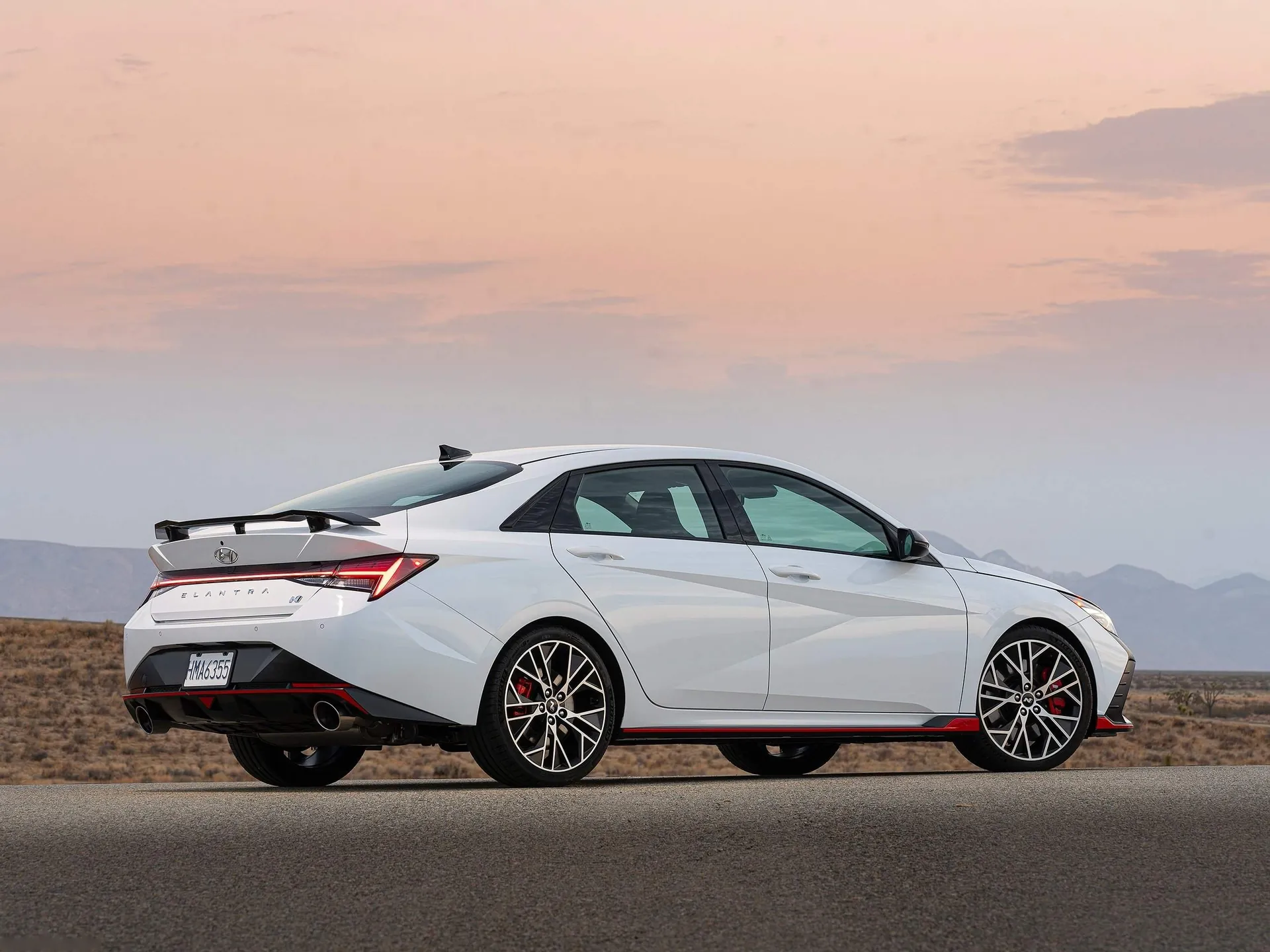 Hyundai Elantra N (2022) – zadní tříčtvrteční pohled