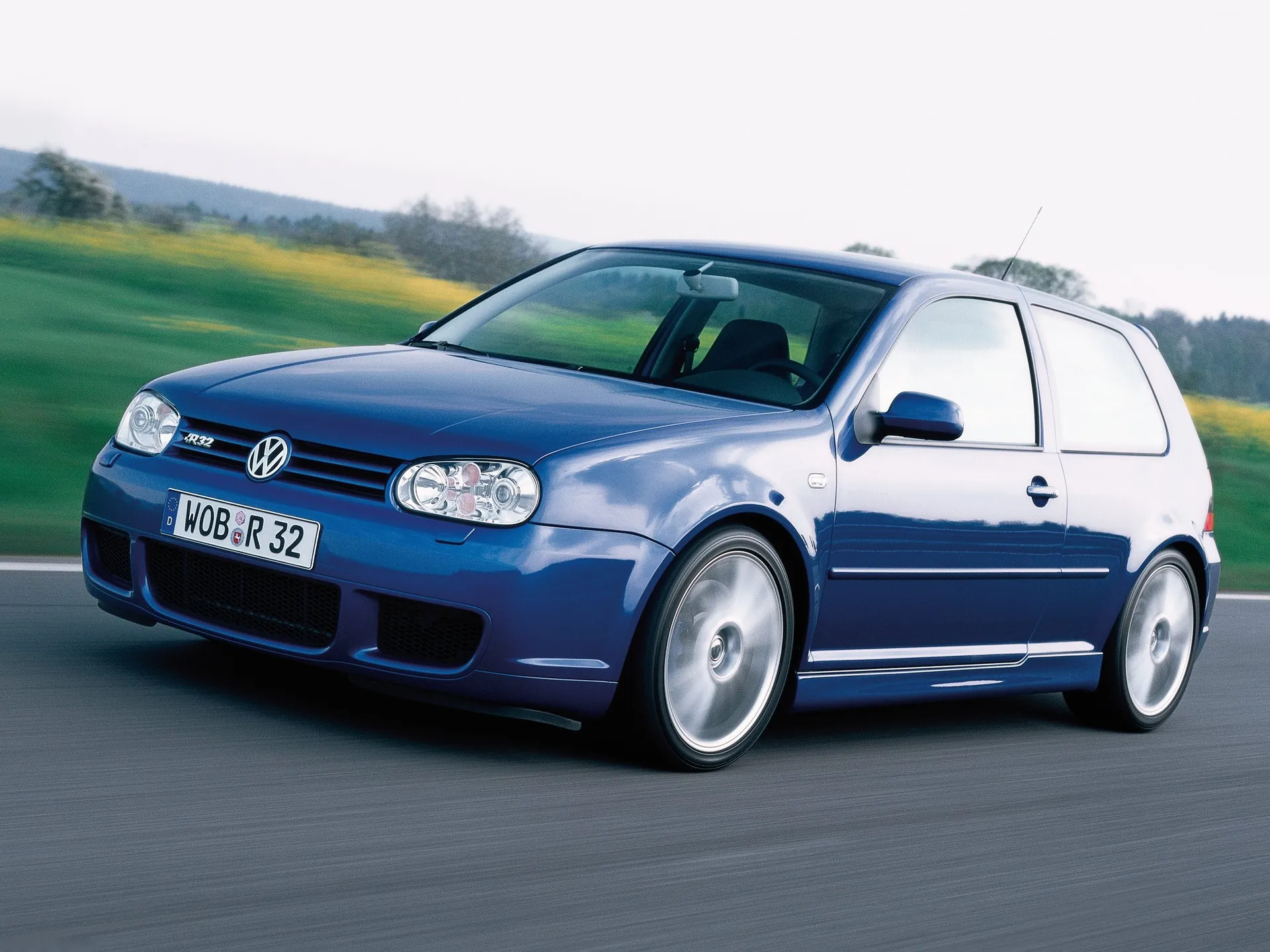 Volkswagen Golf R32 (2002)