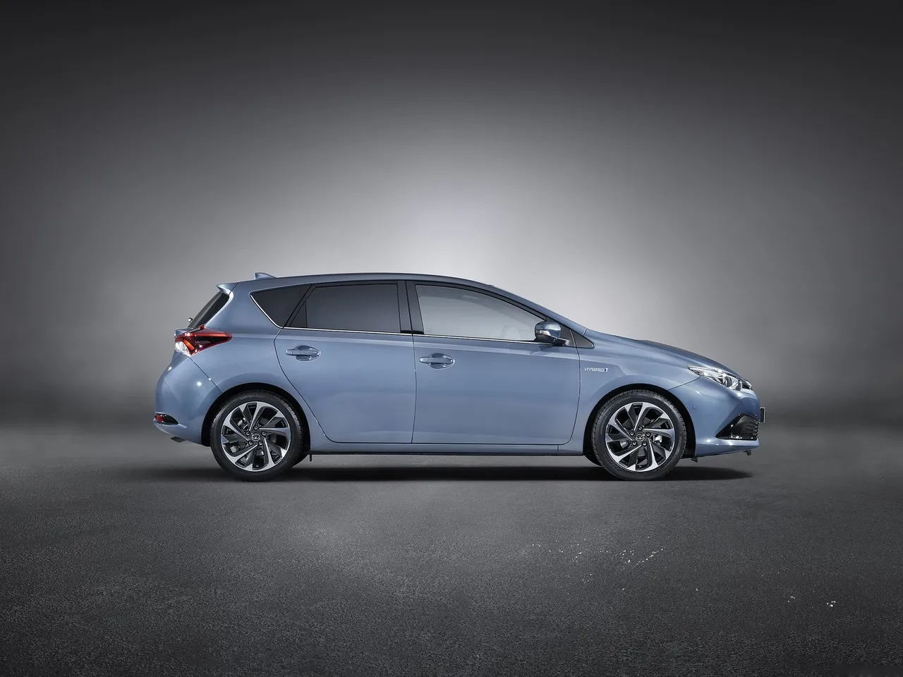 Toyota Auris (2016) – boční profil