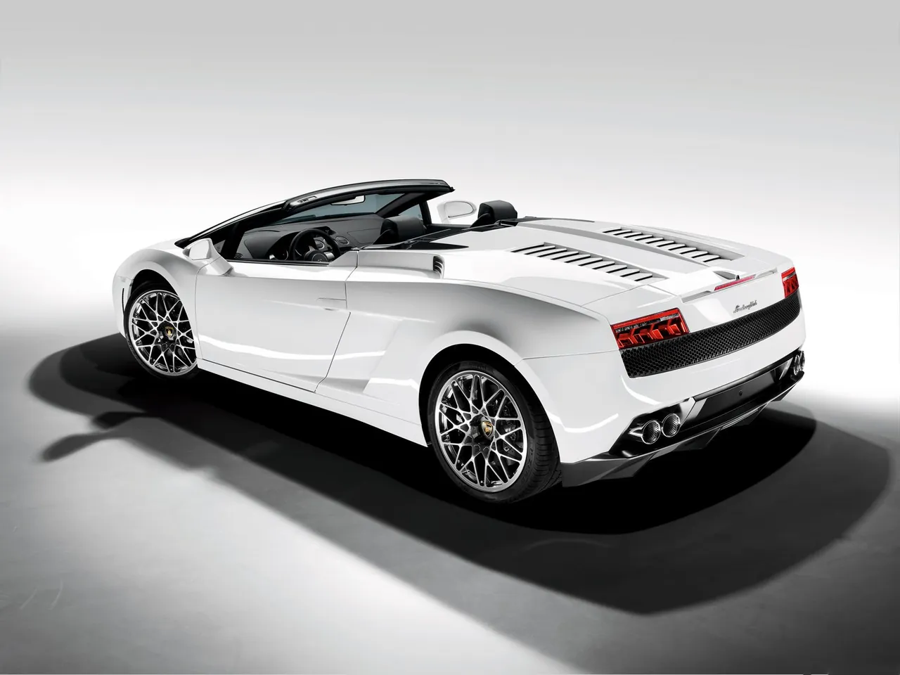 Lamborghini Gallardo LP560-4 Spyder (2009) – zadní tříčtvrteční pohled