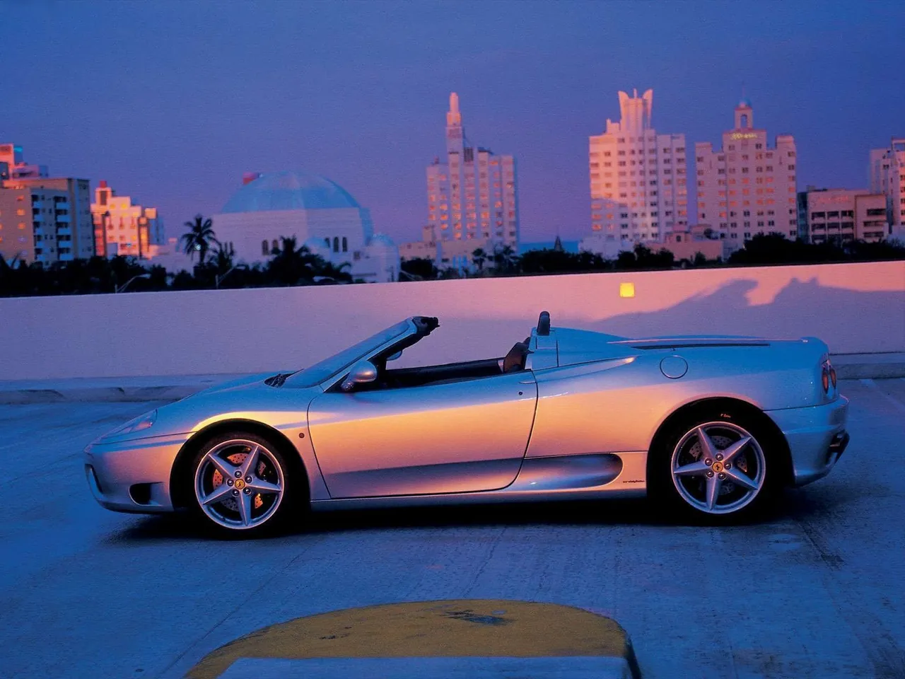 Ferrari 360 Spider (2001) – boční profil