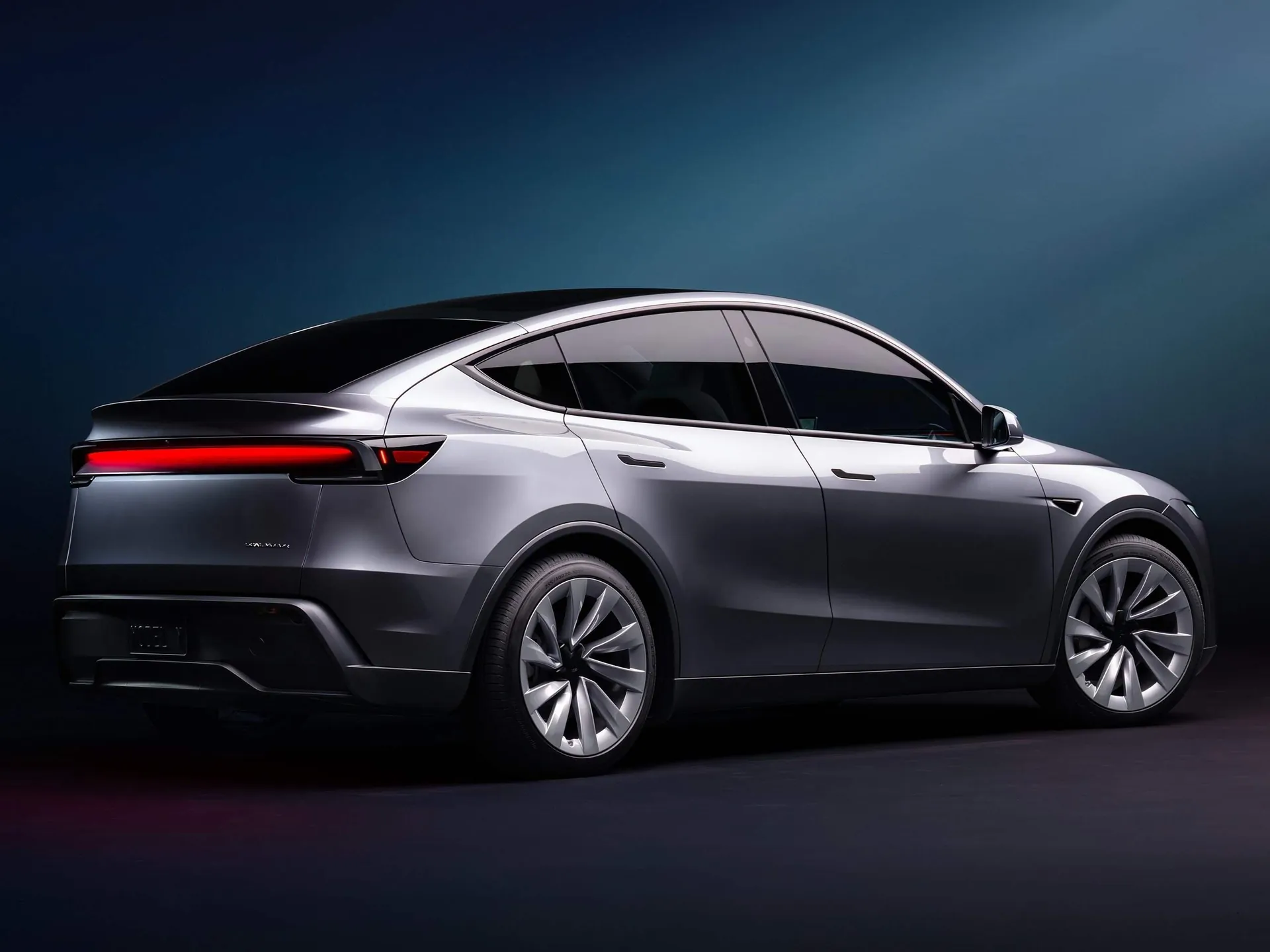 Tesla Model Y (2025) – zadní tříčtvrteční pohled