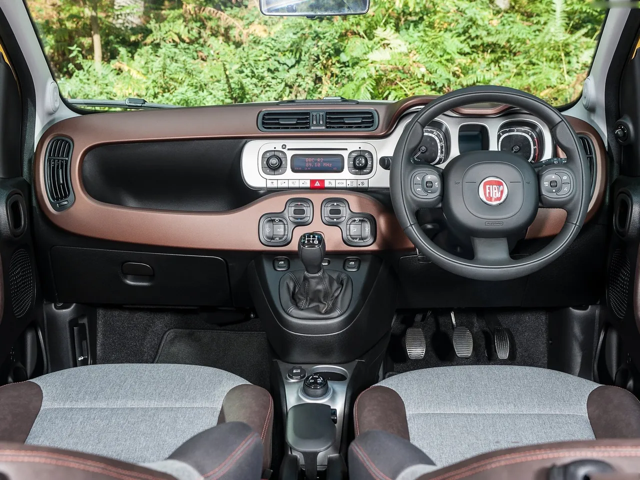 Fiat Panda Cross [UK] (2015) – interiér