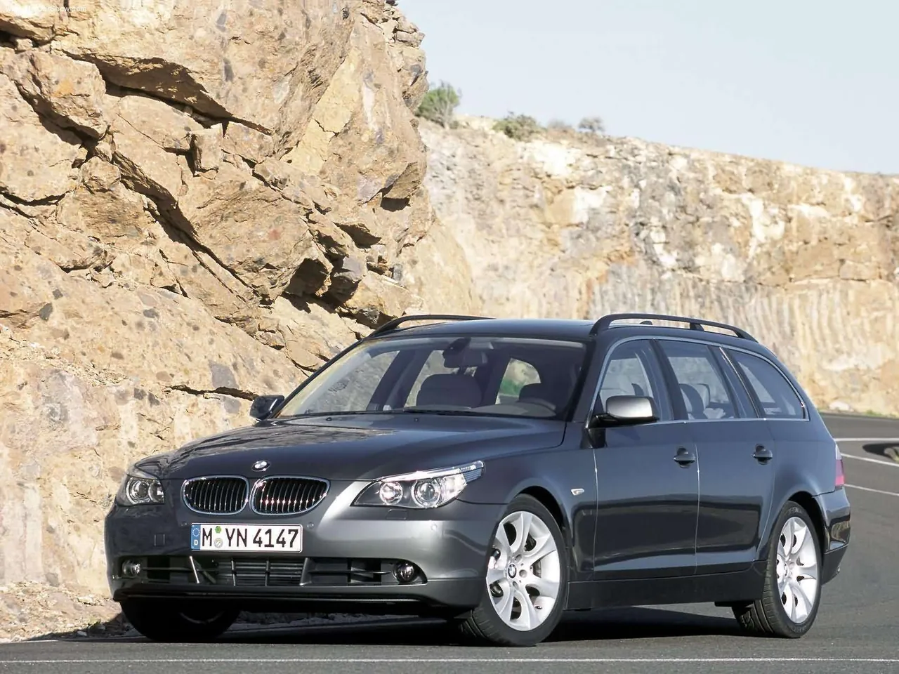 BMW 545i Touring (2005)