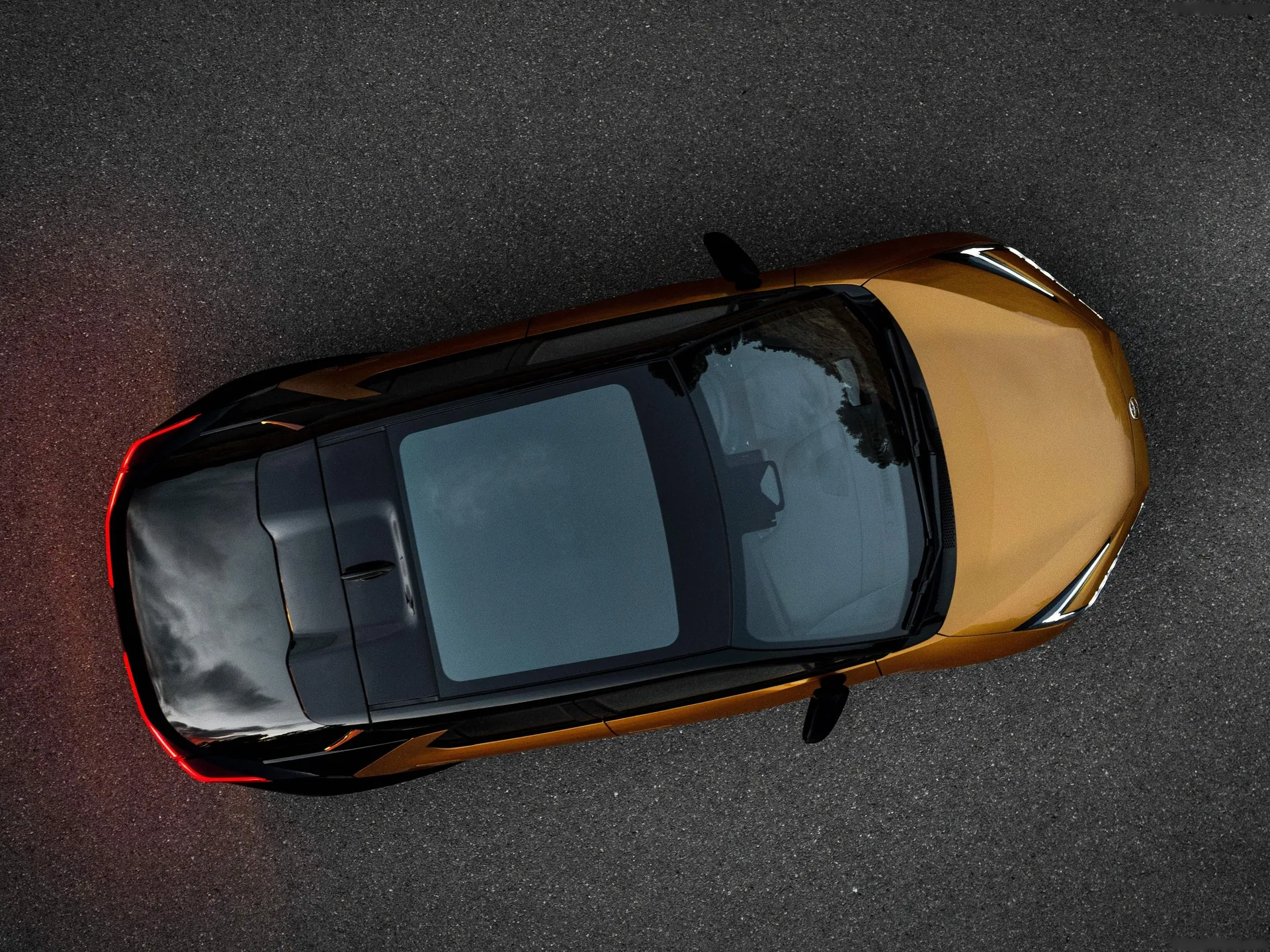 Toyota C-HR (2024) – pohled shora