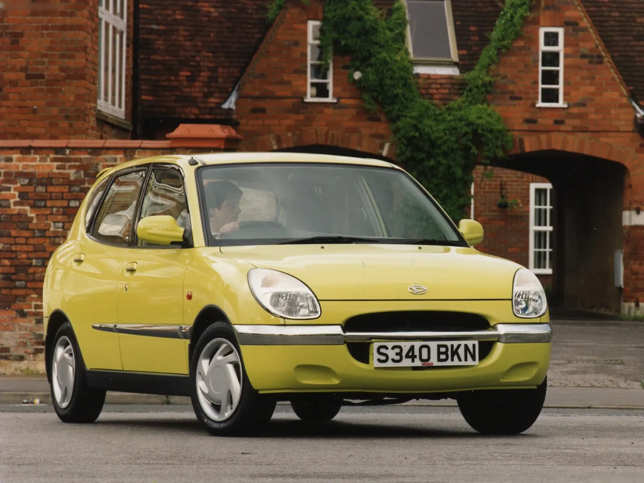 Daihatsu Sirion (1999)