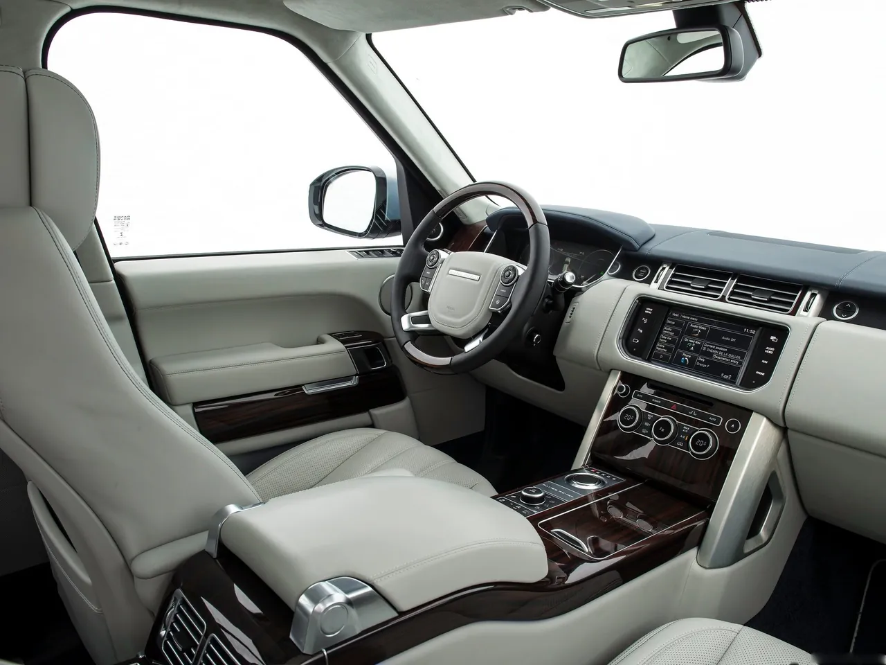 Land Rover Range Rover Hybrid (2015) – interiér