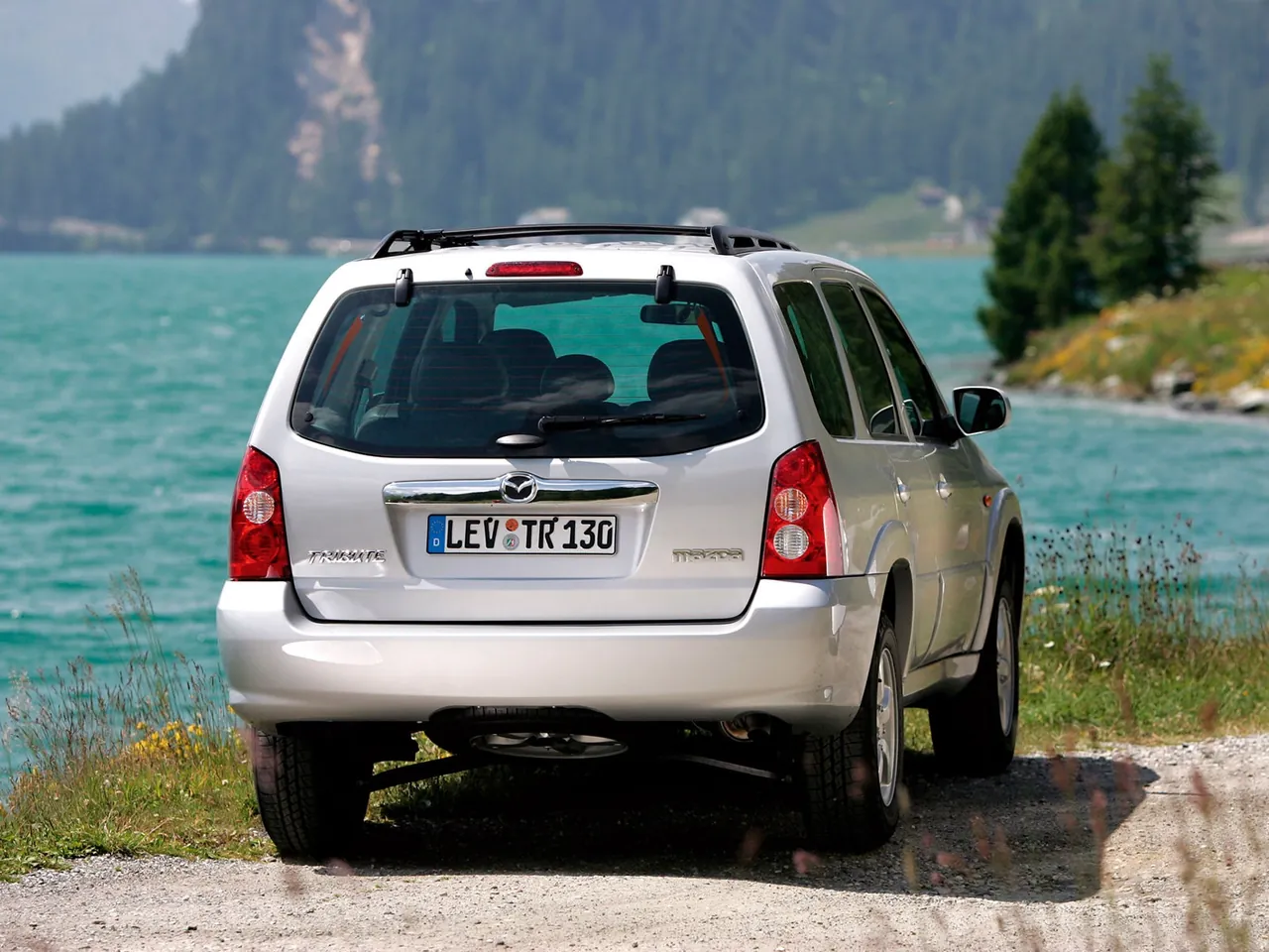 Mazda Tribute (2005) – zadní tříčtvrteční pohled