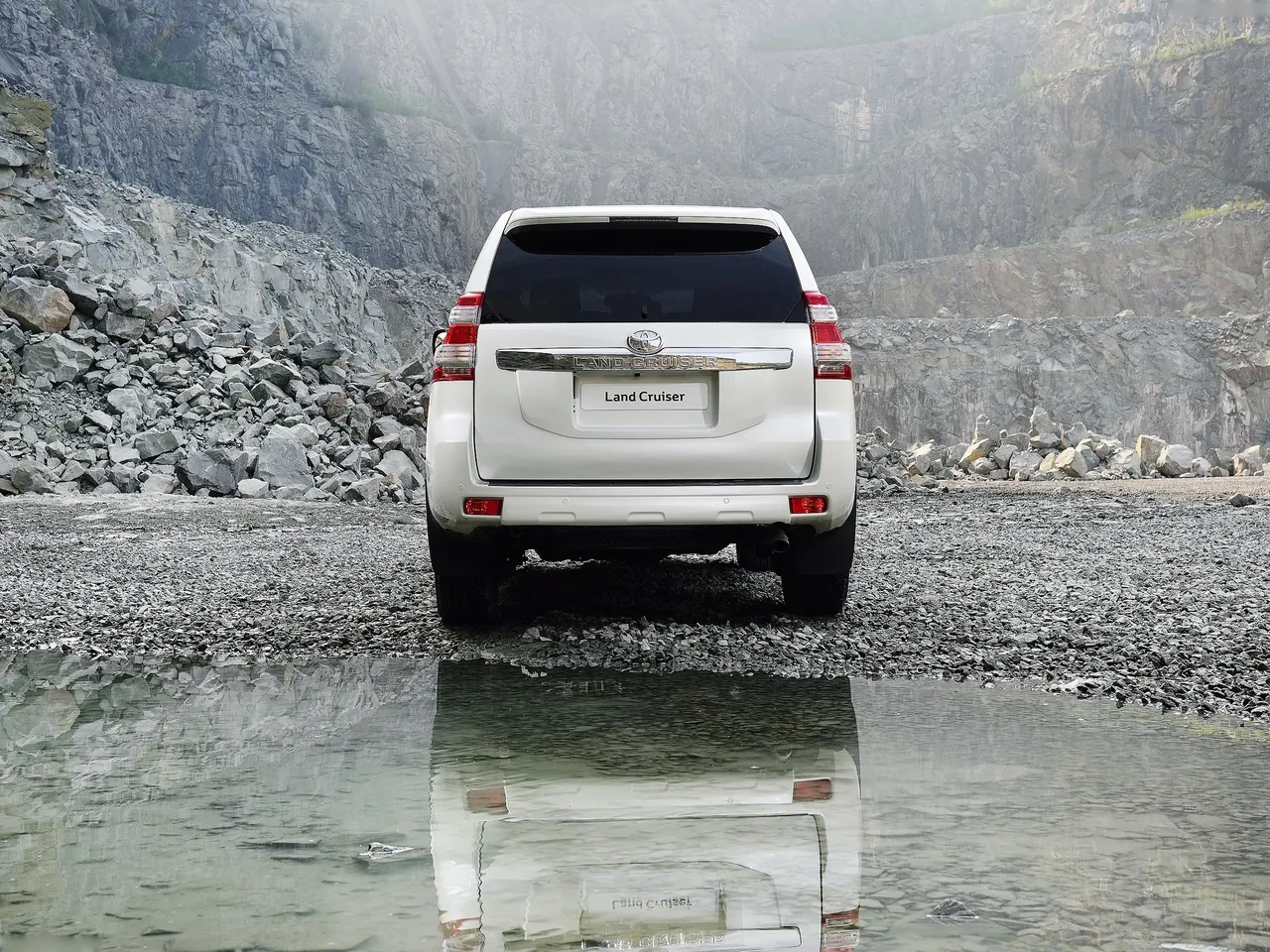 Toyota Land Cruiser (2014) – zezadu