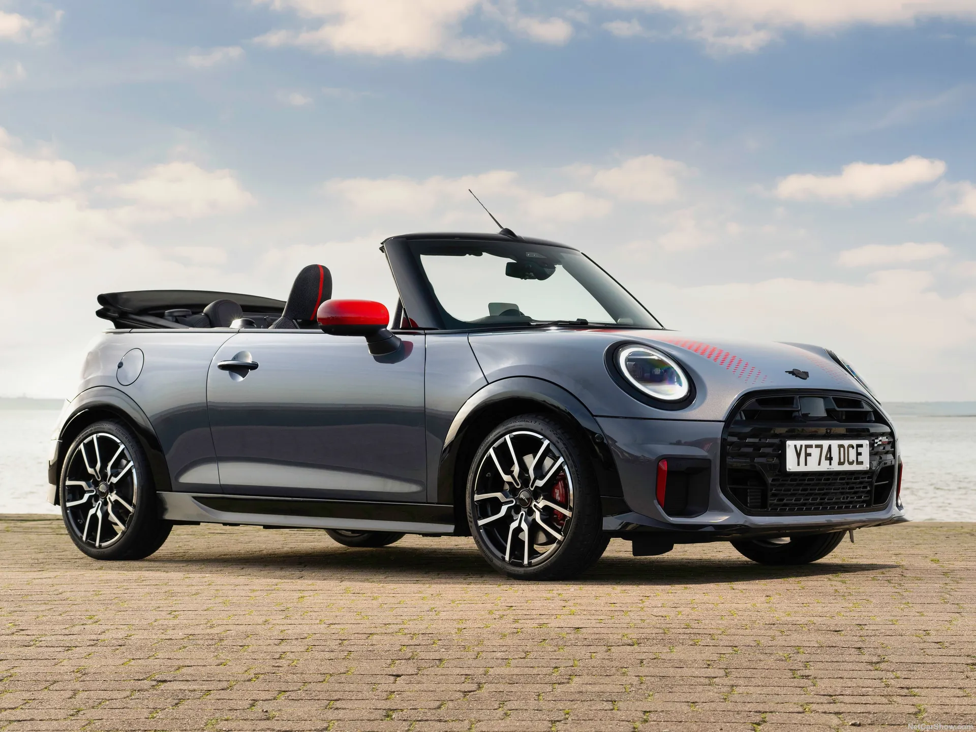 Mini John Cooper Works Convertible (2025)