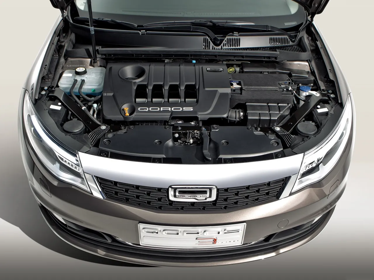 Qoros 3 Sedan (2014) – motorový prostor