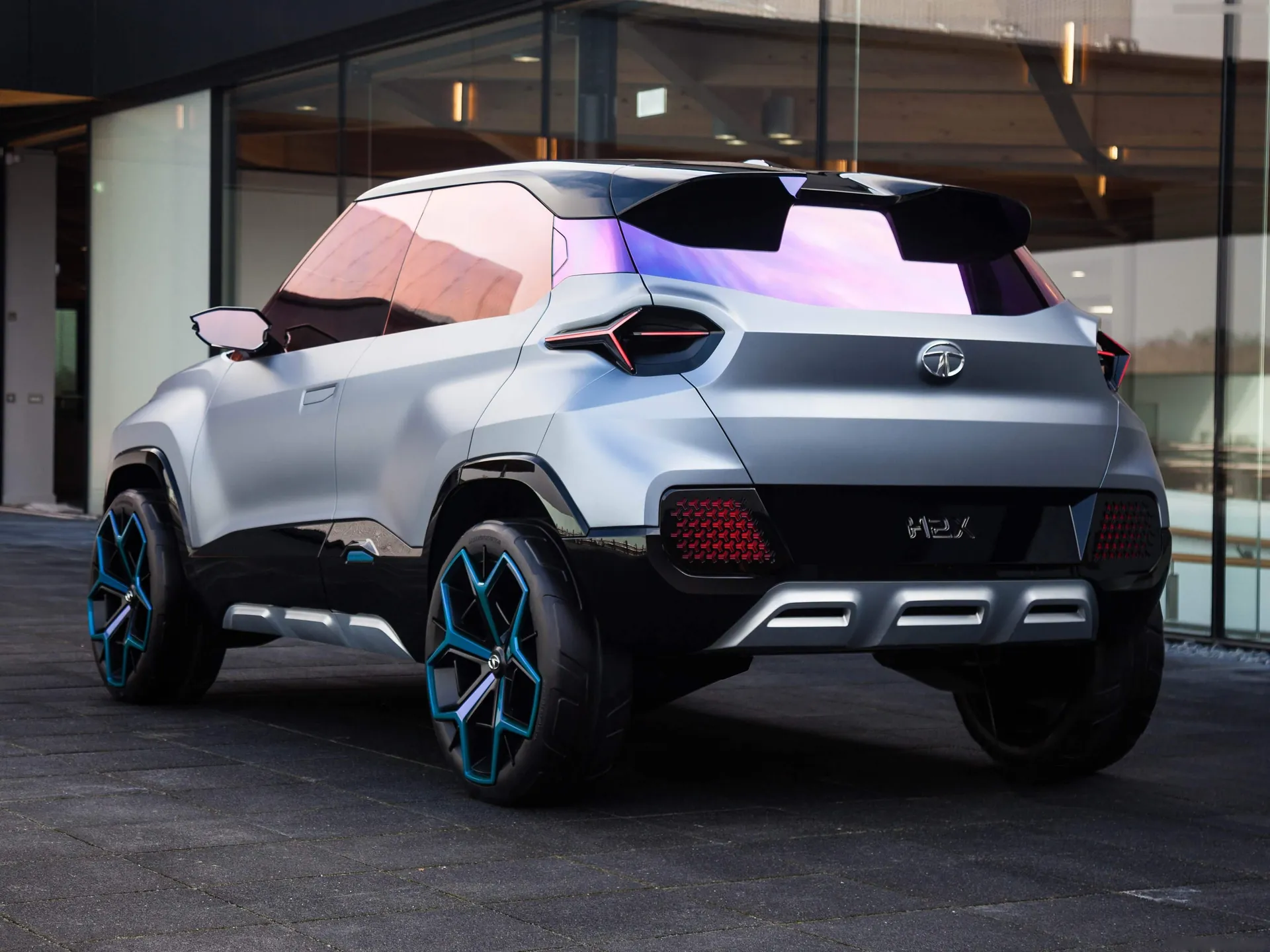 Tata H2X Concept (2019) – zadní tříčtvrteční pohled
