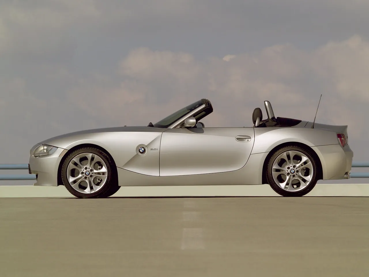 BMW Z4 Roadster (2006) – boční profil
