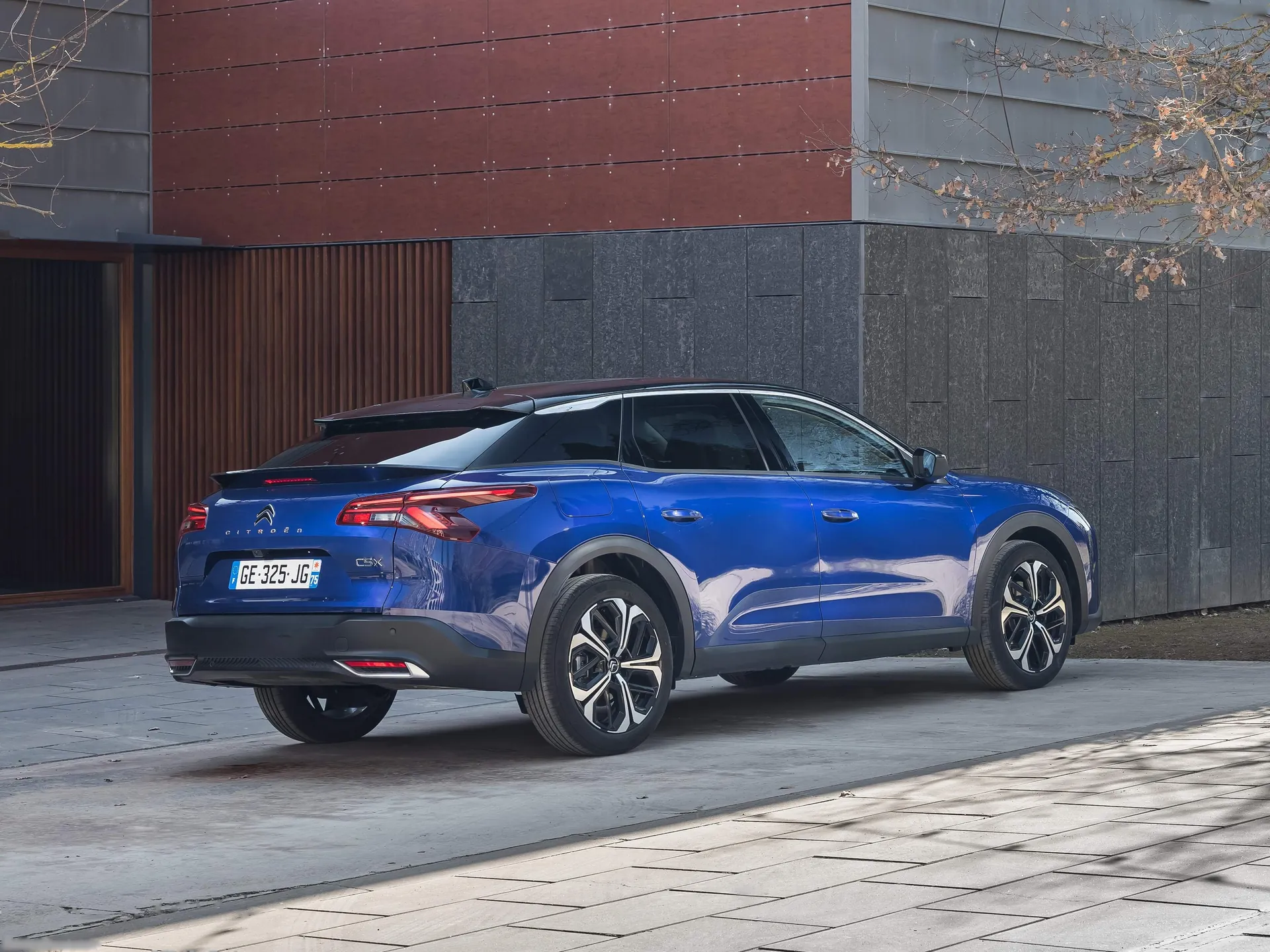 Citroen C5 X (2022) – zadní tříčtvrteční pohled