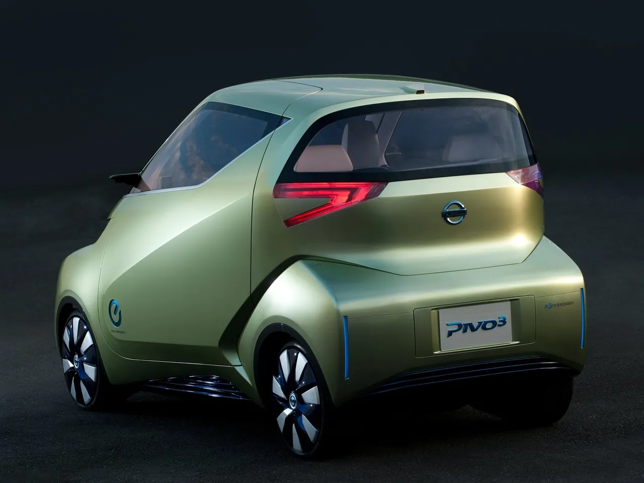 Nissan Pivo 3 Concept (2011) – zadní tříčtvrteční pohled