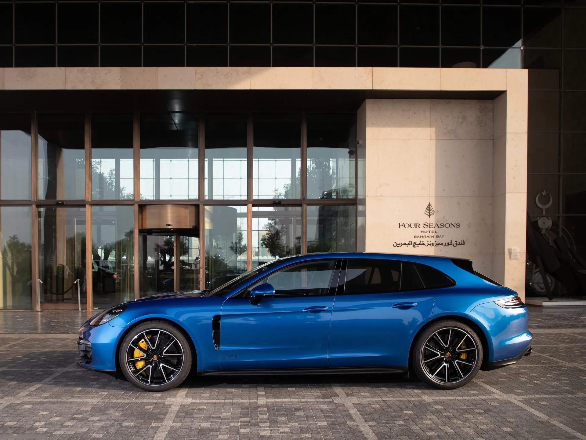 Porsche Panamera GTS Sport Turismo (2019) – boční profil