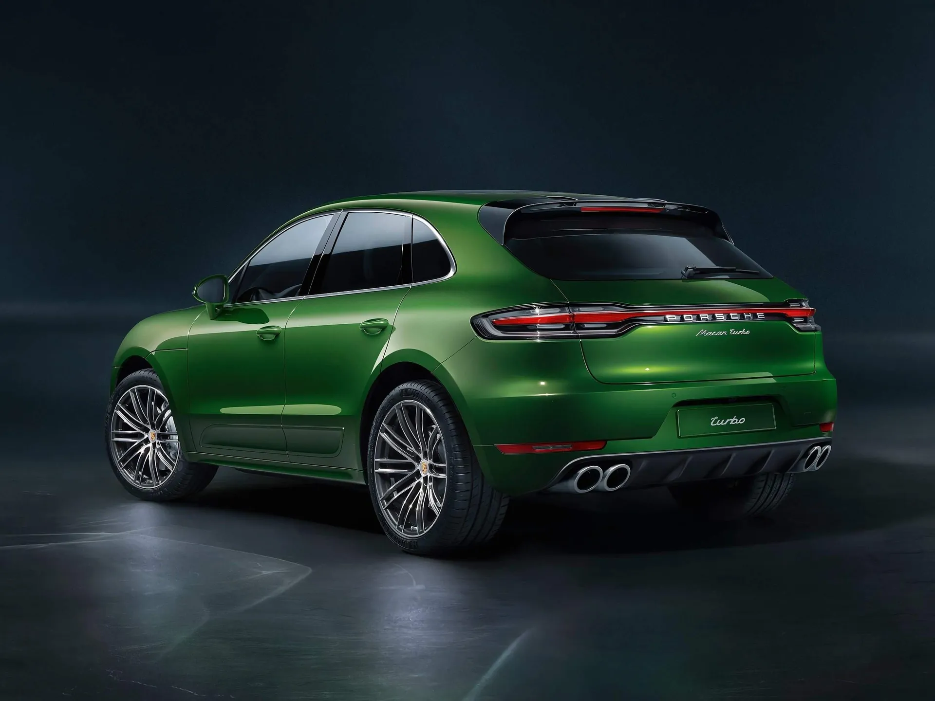 Porsche Macan Turbo (2019) – zadní tříčtvrteční pohled