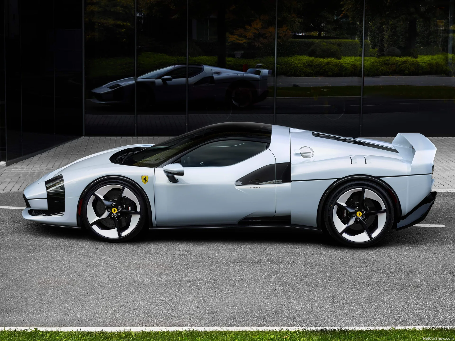 Ferrari SC40 (2025) – boční profil