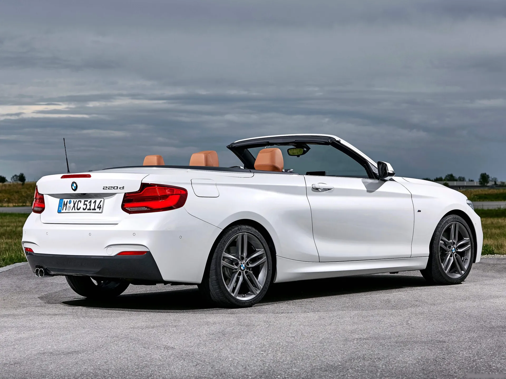 BMW 2-Series Convertible (2018) - Rear Three-Quarter