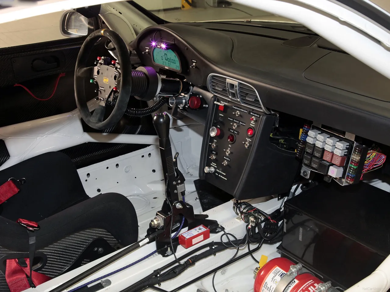 Porsche 911 GT3 R (2010) - Interior