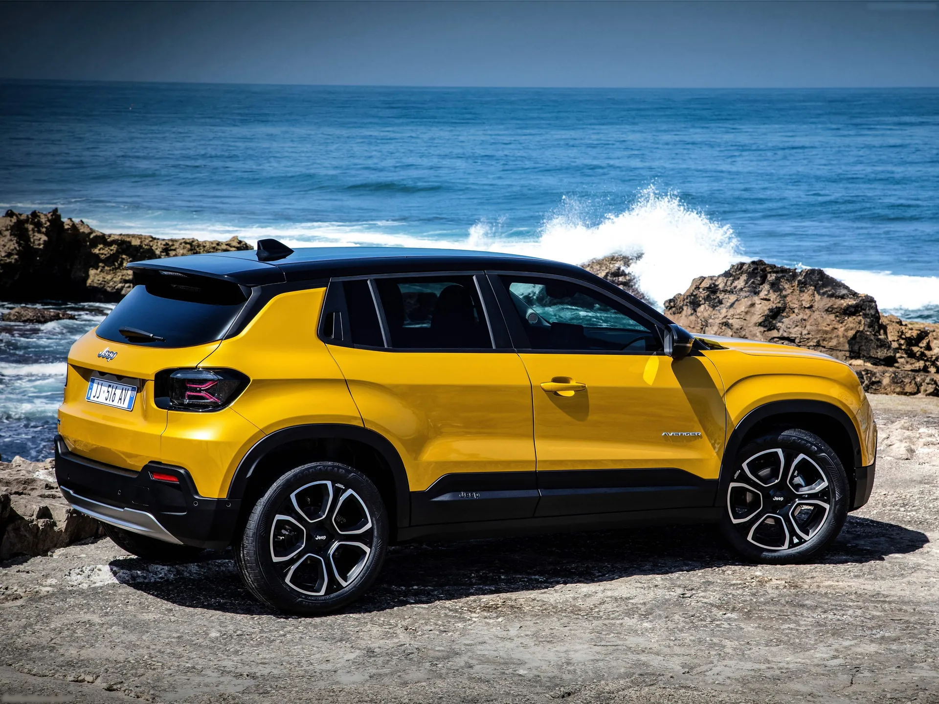 Jeep Avenger (2024) – zadní tříčtvrteční pohled