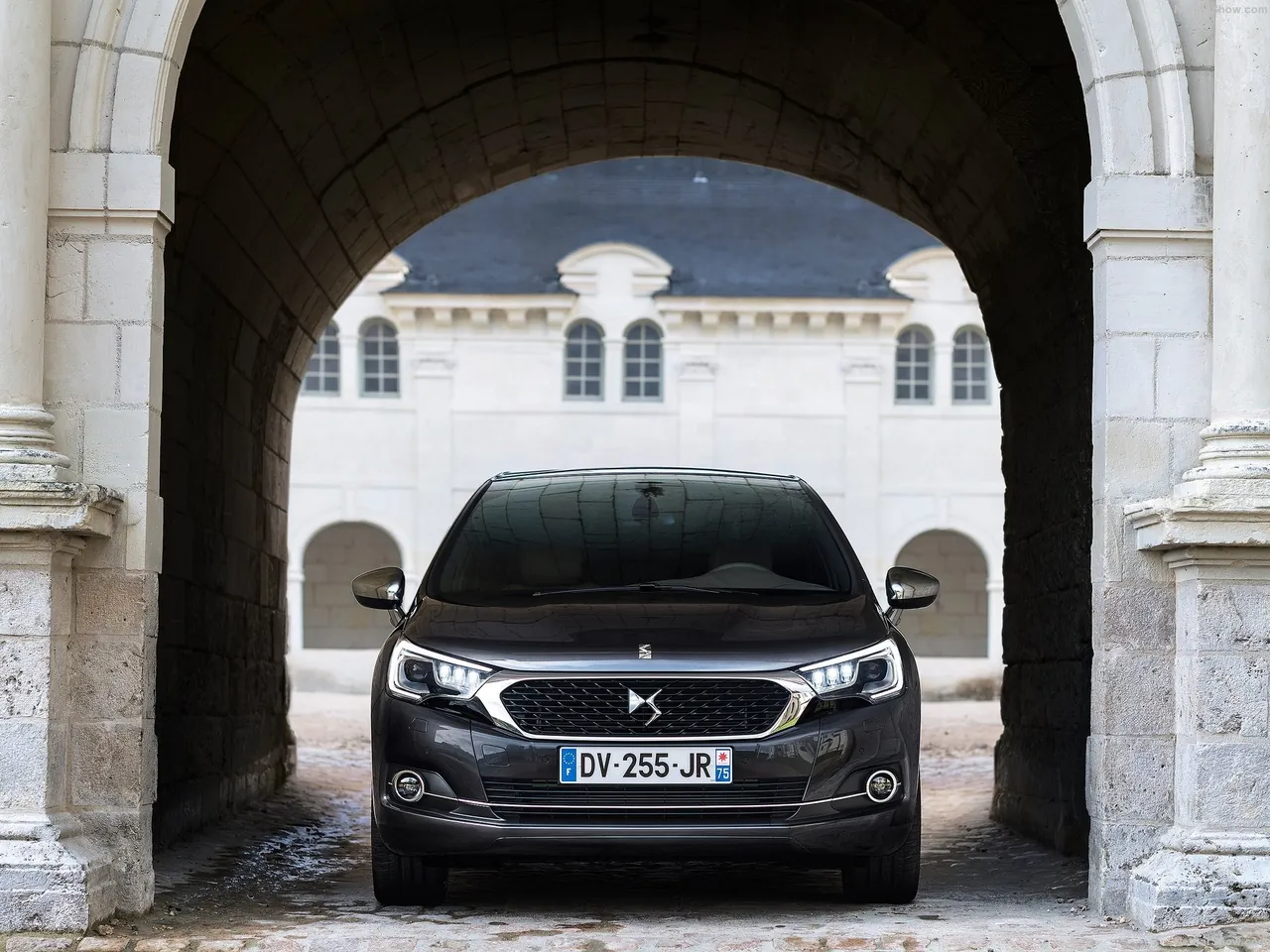 DS 4 (2016) – zepředu