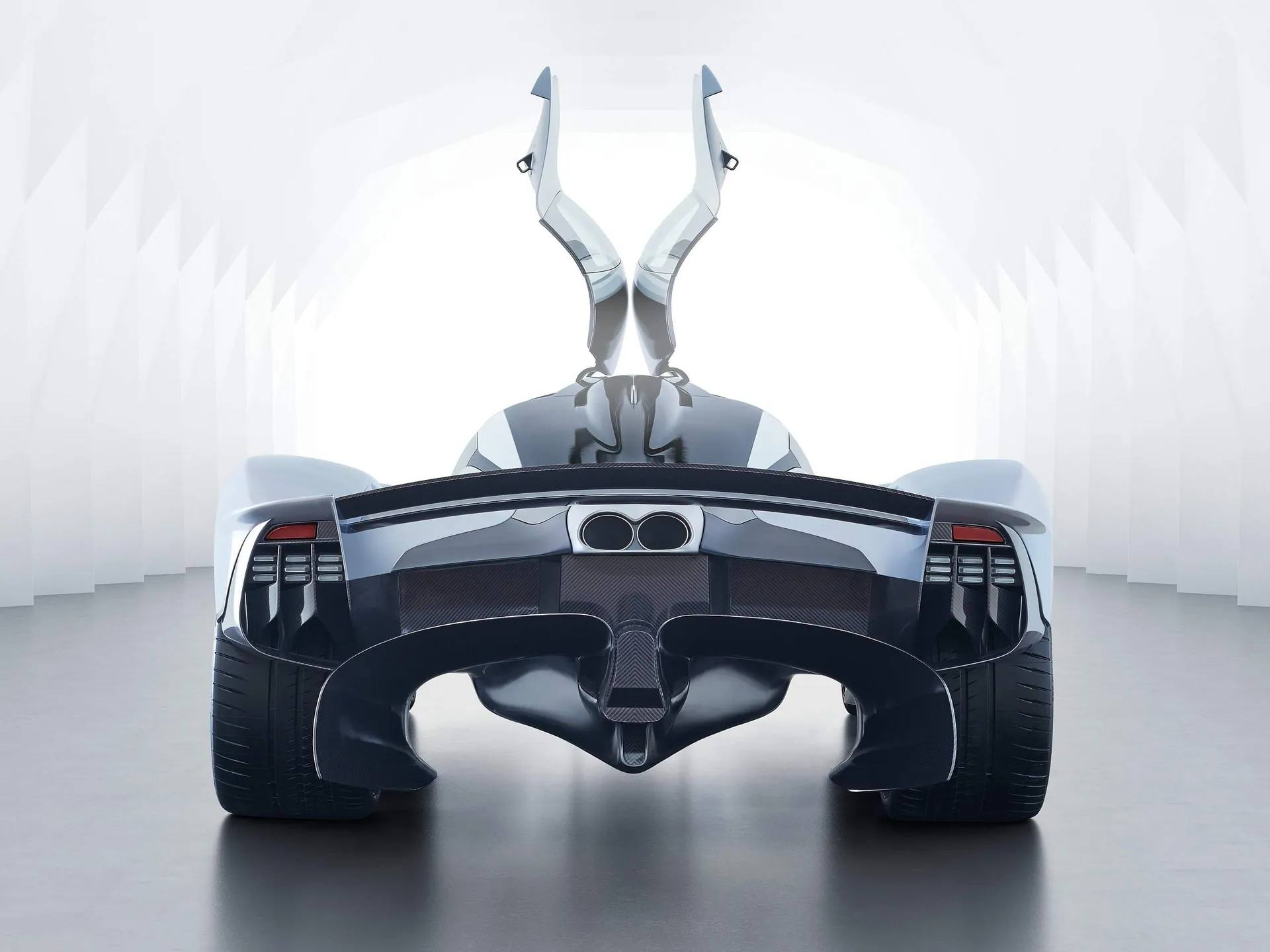Aston Martin Valkyrie (2018) – zezadu