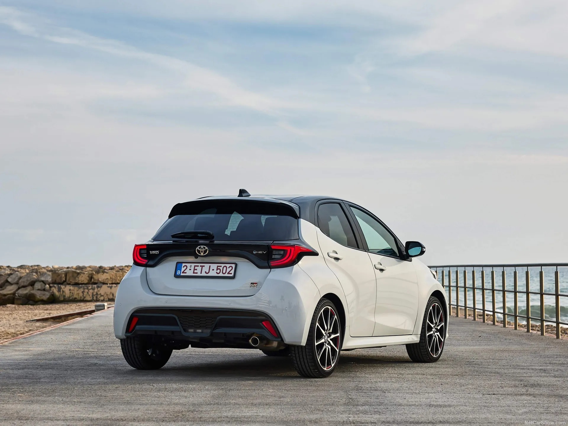 Toyota Yaris (2024) – zadní tříčtvrteční pohled