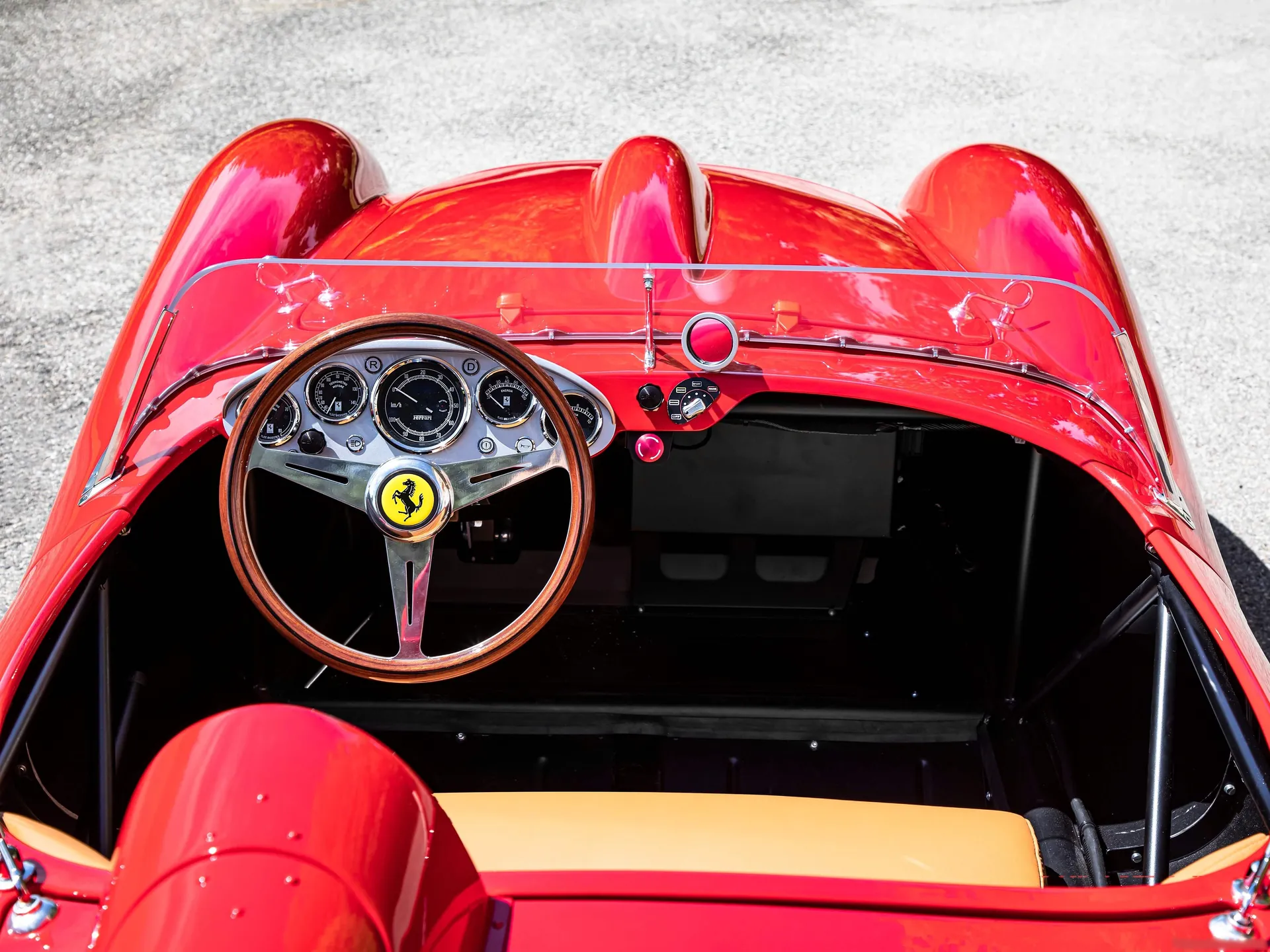 Ferrari Testa Rossa J (2021) – interiér