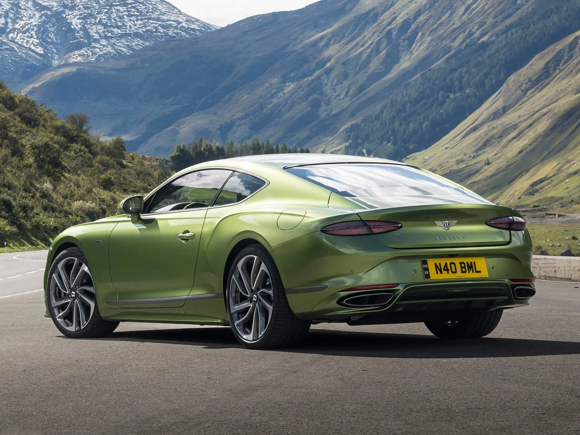 Bentley Continental GT Speed (2025) – zadní tříčtvrteční pohled