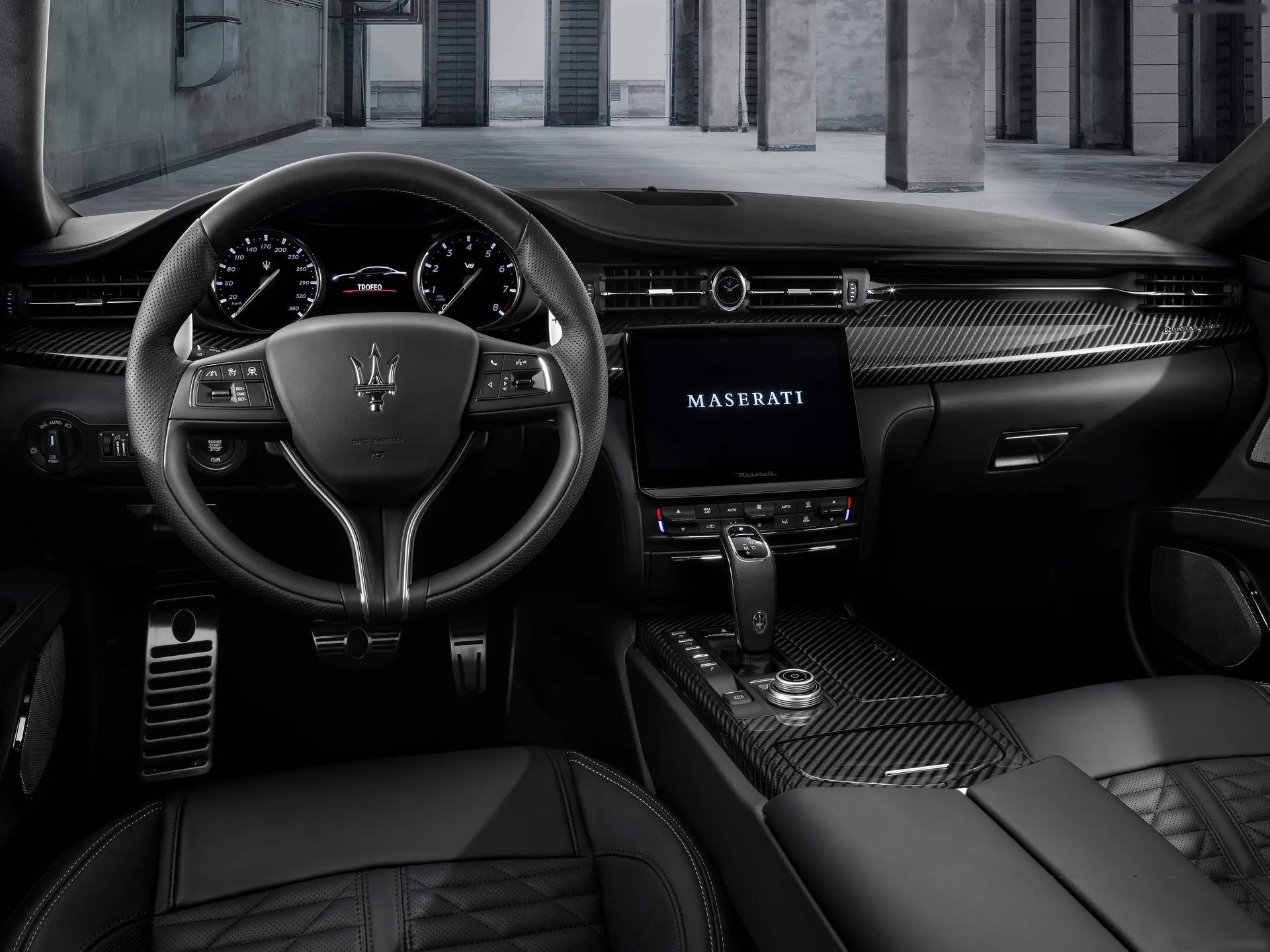 Maserati Quattroporte Trofeo (2021) – interiér