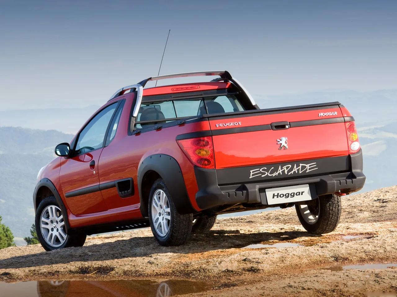 Peugeot Hoggar (2011) – zadní tříčtvrteční pohled