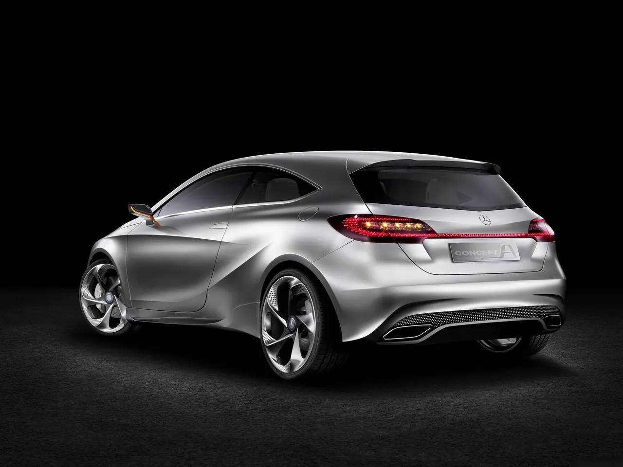 Mercedes-Benz A-Class Concept (2011) – zadní tříčtvrteční pohled