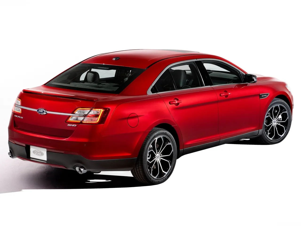 Ford Taurus SHO (2013) – zadní tříčtvrteční pohled